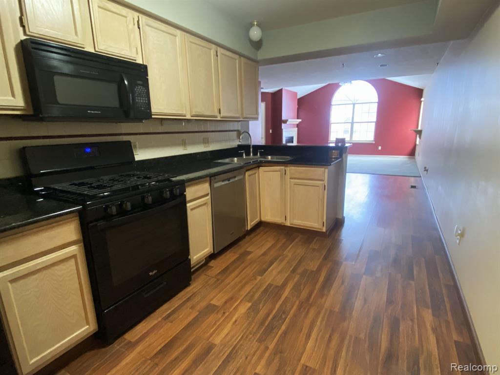 634 PERRY CREEK Drive, Grand Blanc, MI 48439 — Photo 7