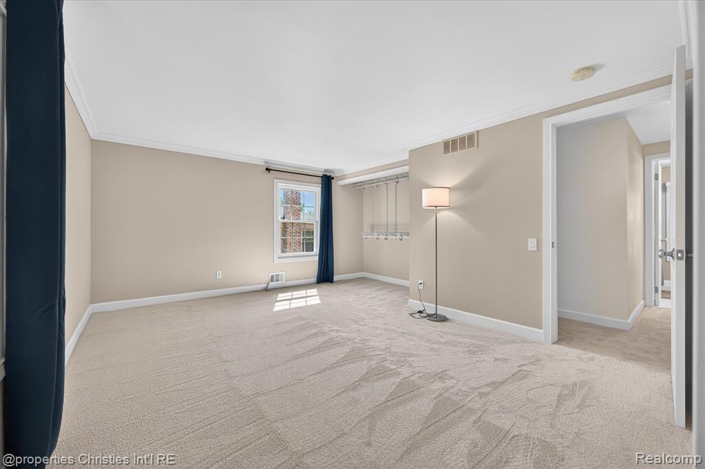 4352 Greenstown Drive, West Bloomfield, MI 48323 — Photo 35