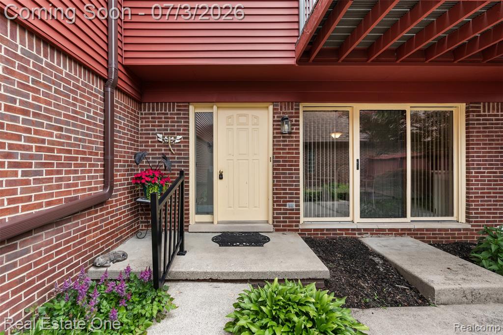 42185 Lochmoor Street, Clinton Twp, MI 48038 — Photo 6