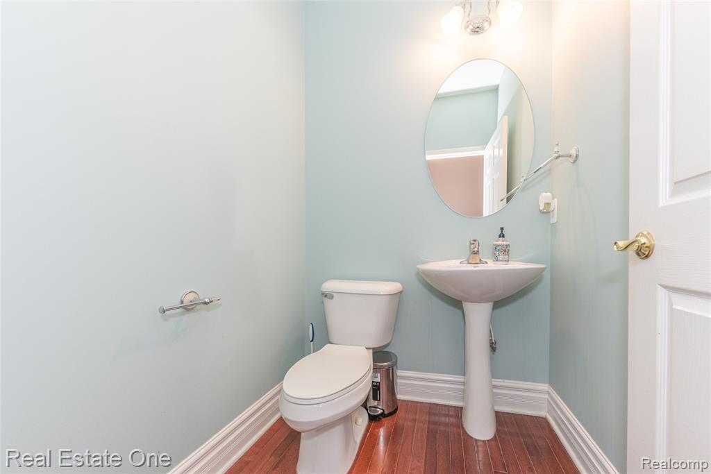 26610 Valhalla Drive, Farmington Hills, MI 48331 — Photo 43