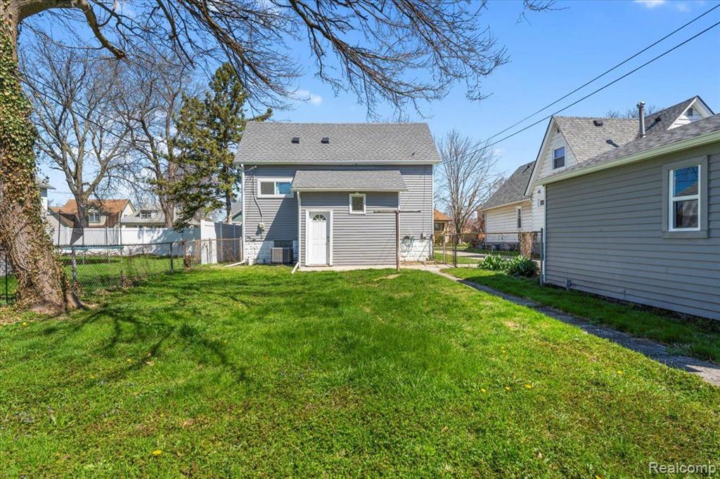 725 ORANGE Street, Wyandotte, MI 48192 — Photo 19