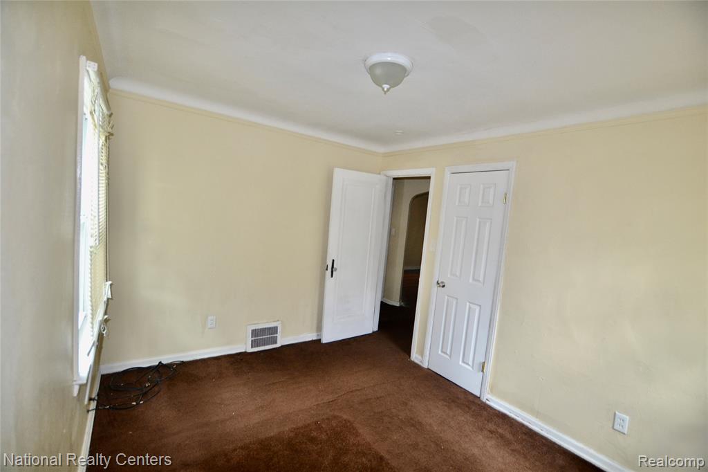 8267 Carlin Street, Detroit, MI 48228 — Photo 17