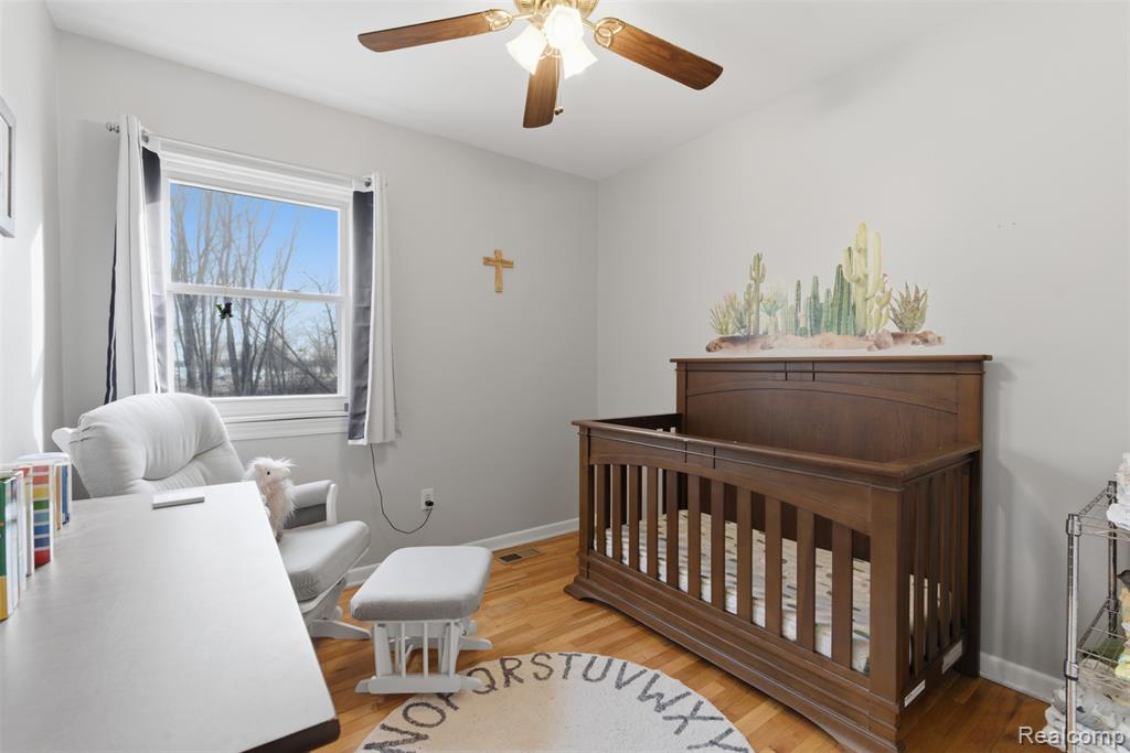 4051 Lake Front Street, Waterford, MI 48328 — Photo 21