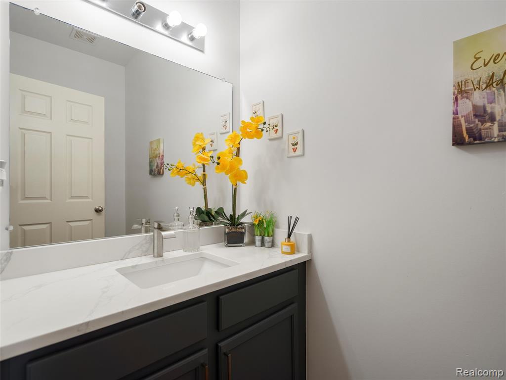 428 Newton Court, Lake Orion, MI 48362 — Photo 7