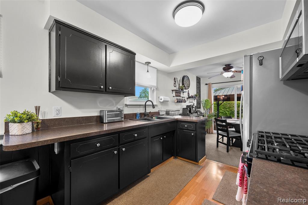 31602 Madison Avenue, Madison Heights, MI 48071 — Photo 14