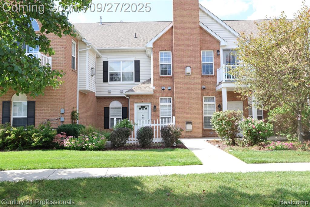 790 Olde English Circle, Howell, MI 48855 — front exterior