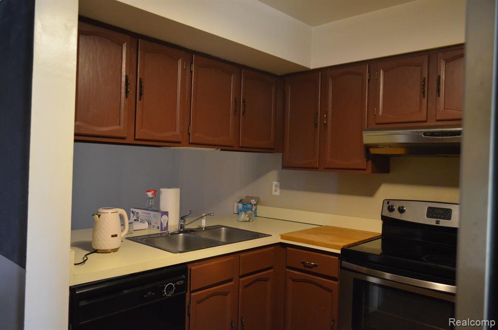 5227 POTOMAC Run N, West Bloomfield, MI — Photo 9