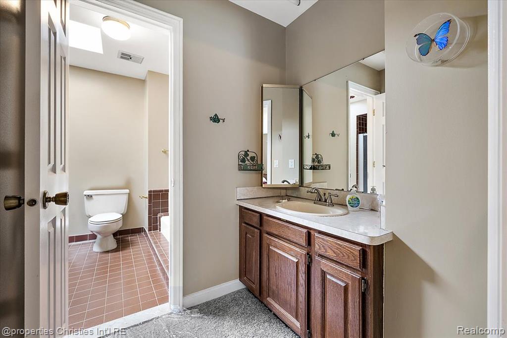 4069 Harbor Vista Drive, Orchard Lake Village, MI 48323 — Photo 32