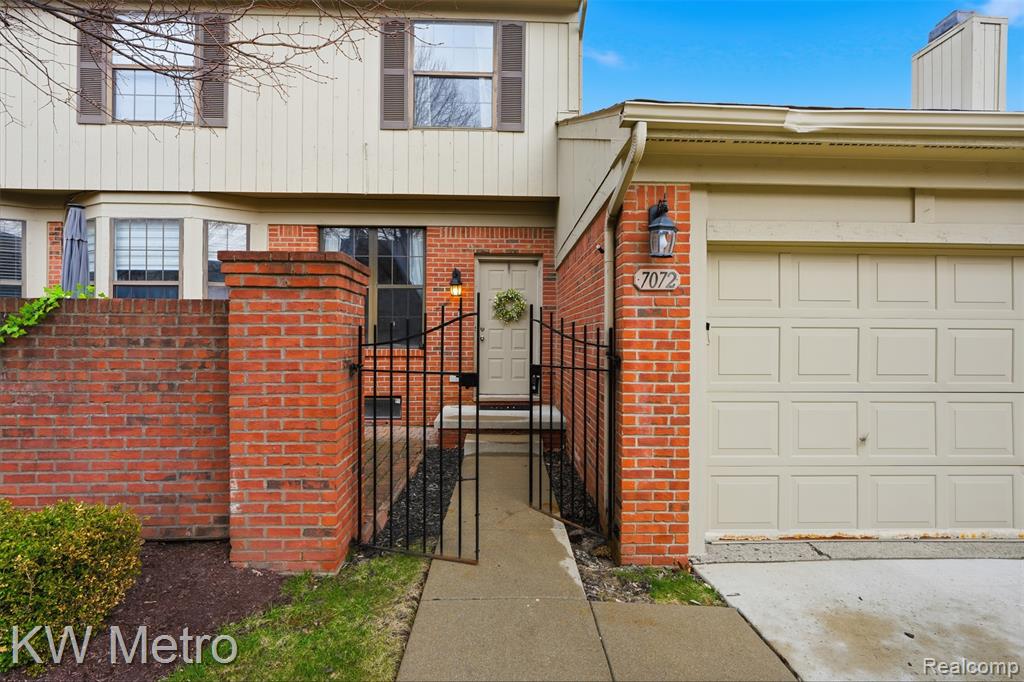 7072 Green Farm Road, West Bloomfield, MI — Photo 3