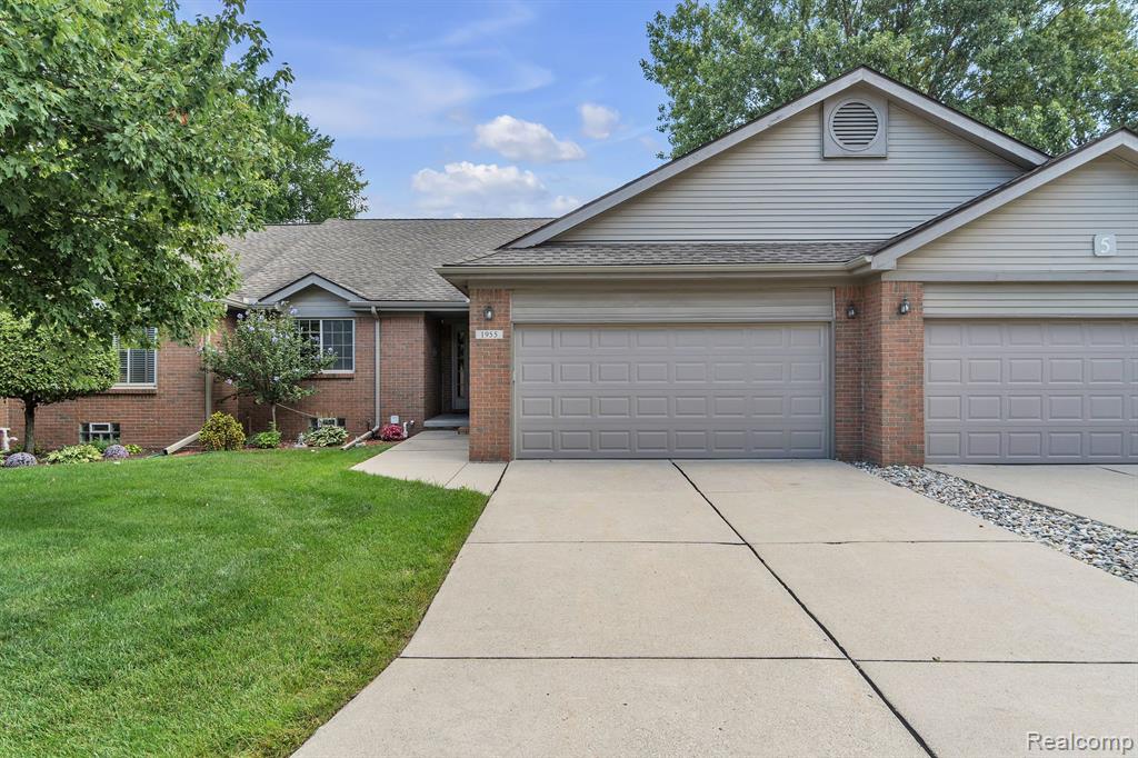 1955 PEBBLE CREEK Drive, Canton, MI 48188 — Photo 2