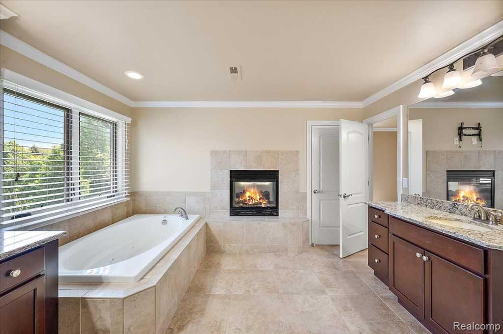 2885 Ambleside Court, Rochester, MI 48306 — Photo 36