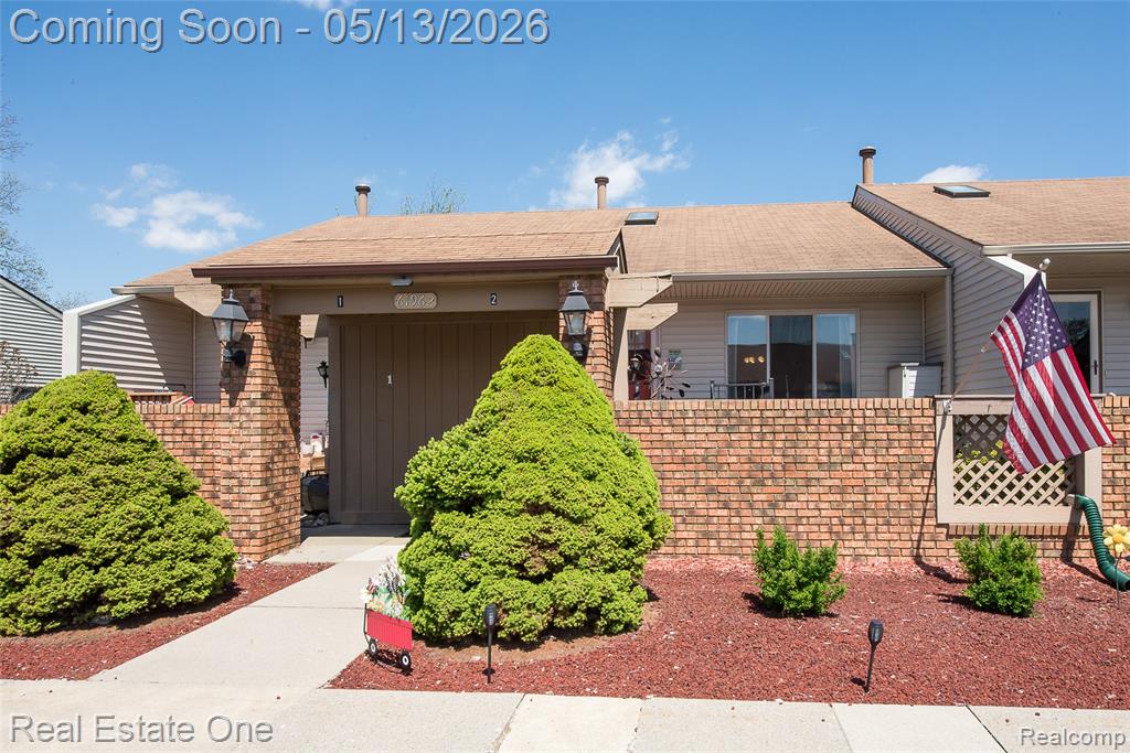 61962 YORKTOWN Drive, 2, South Lyon, MI 48178 — front exterior