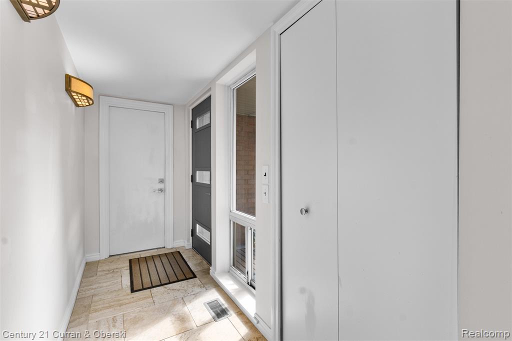 1049 Trevor Place, Detroit, MI 48207 — Photo 4