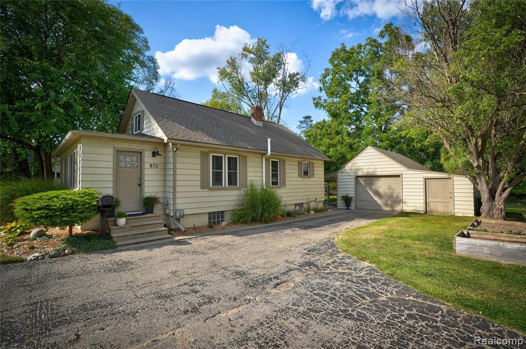 872 W Silver Lake Road, Fenton, MI 48430 — Photo 5