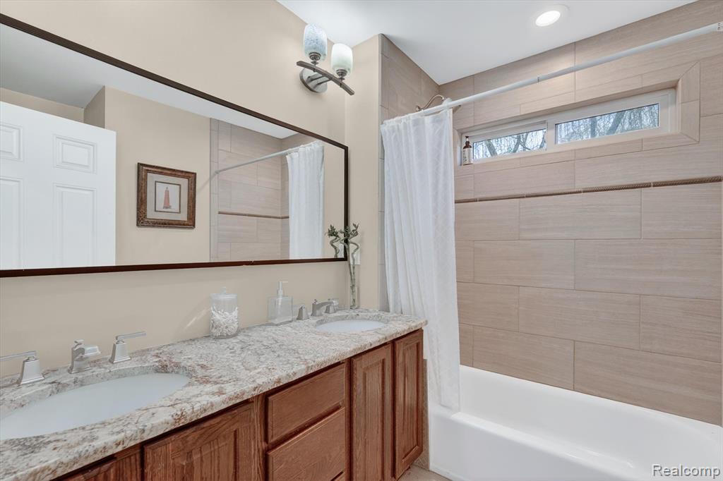 48877 Wildwood Court, Plymouth, MI 48170 — Photo 27