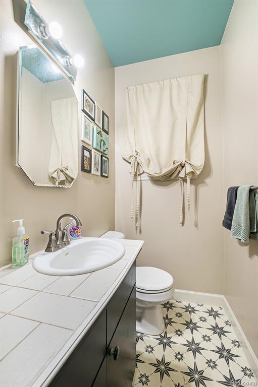 9119 CHESTERFIELD Drive, Swartz Creek, MI 48473 — Photo 20