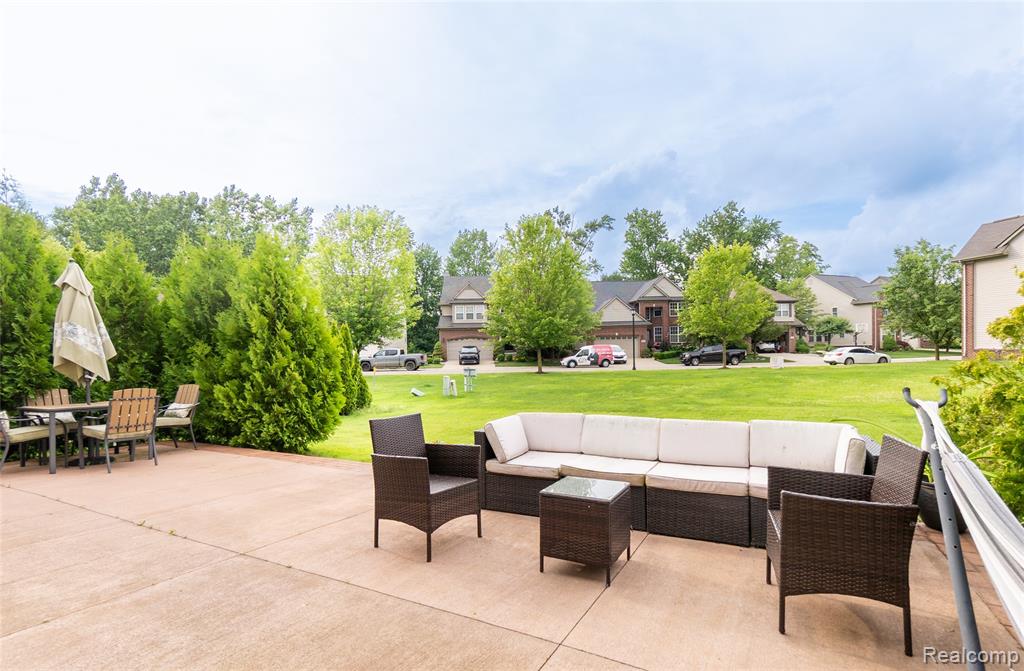 51224 Luke Lane, Novi, MI — Photo 48