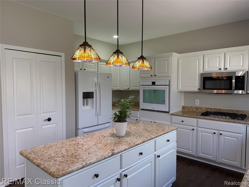 47272 Woodlong Drive, Canton, MI 48187 — Photo 19