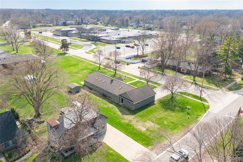 21527 Parke Lane, Grosse Ile, MI 48138 — Photo 44