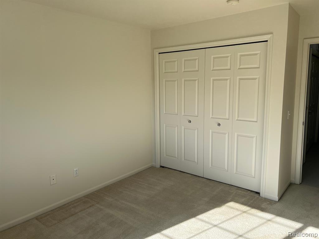 26652 KIRKWAY Drive, Woodhaven, MI 48183 — Photo 38