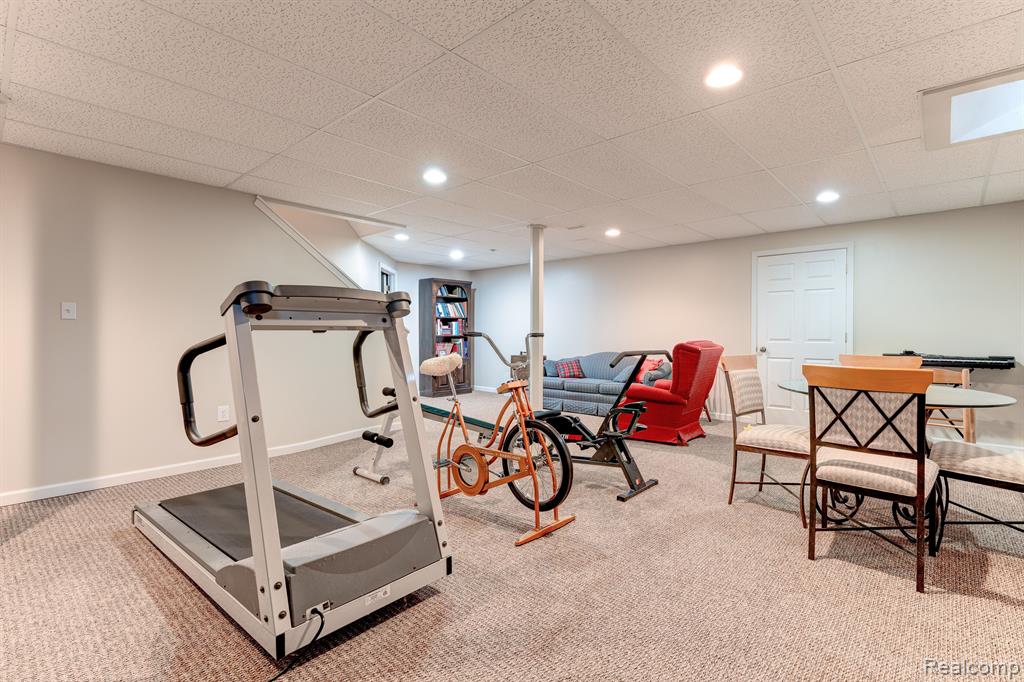 5933 WOODFIELD Parkway, Grand Blanc, MI 48439 — Photo 32