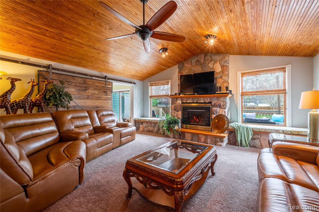 208 W Rockwell Street, Fenton, MI 48430 — Photo 17