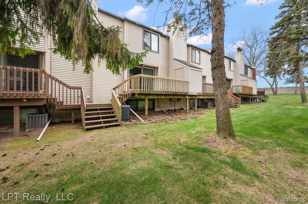 418 WILLOW GROVE Lane, Rochester Hills, MI 48307 — Photo 38