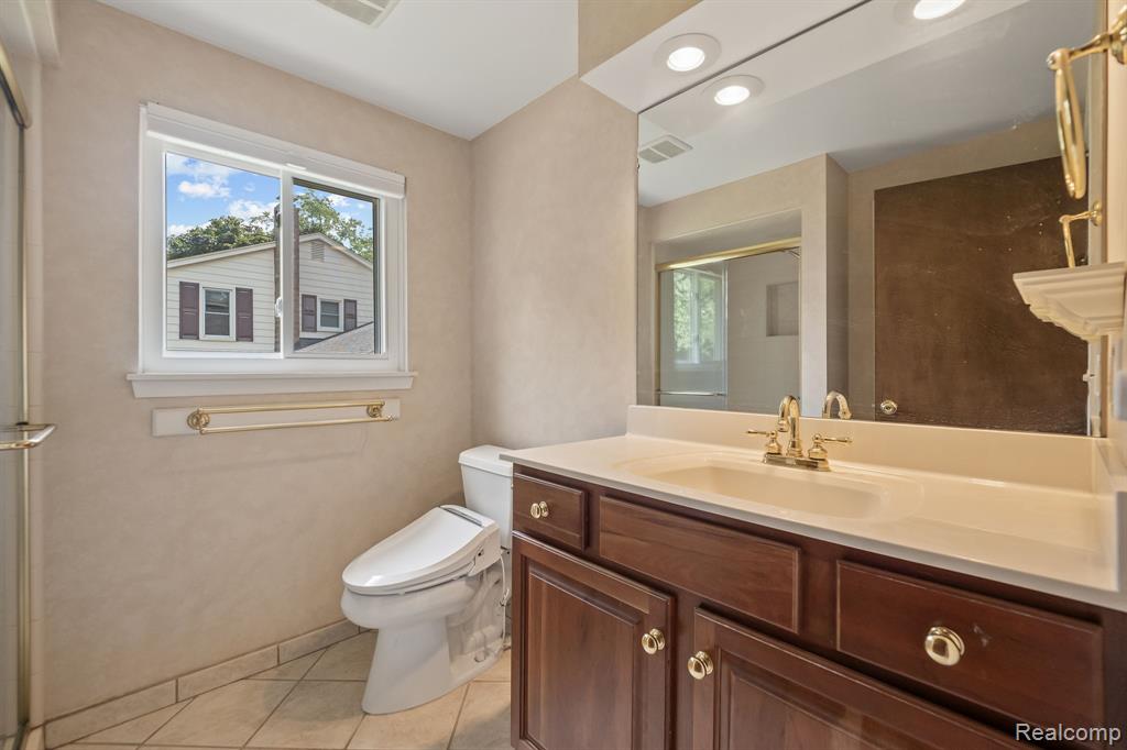 663 Lake Forest Road, Troy, MI 48309 — Photo 21