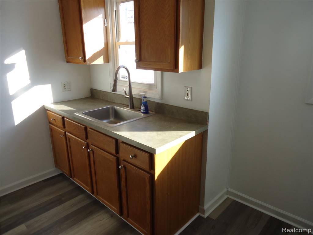 829 HUDSON Street, Wyandotte, MI 48192 — Photo 19