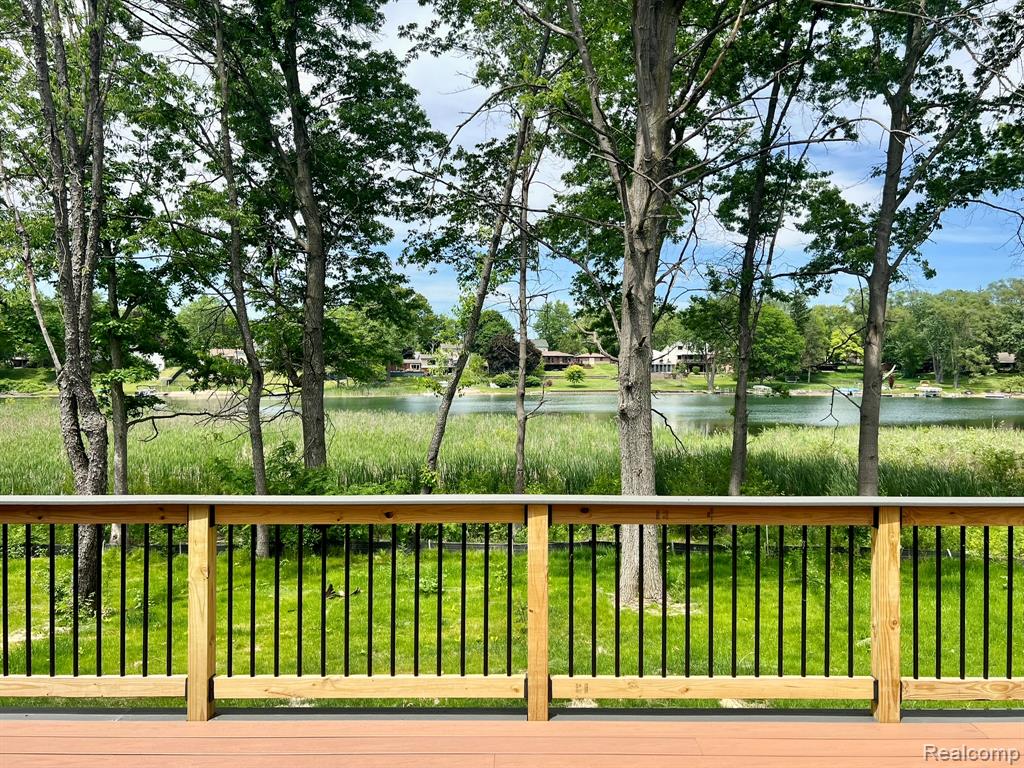 2934 W Walton Boulevard, Waterford, MI 48329 — Photo 4