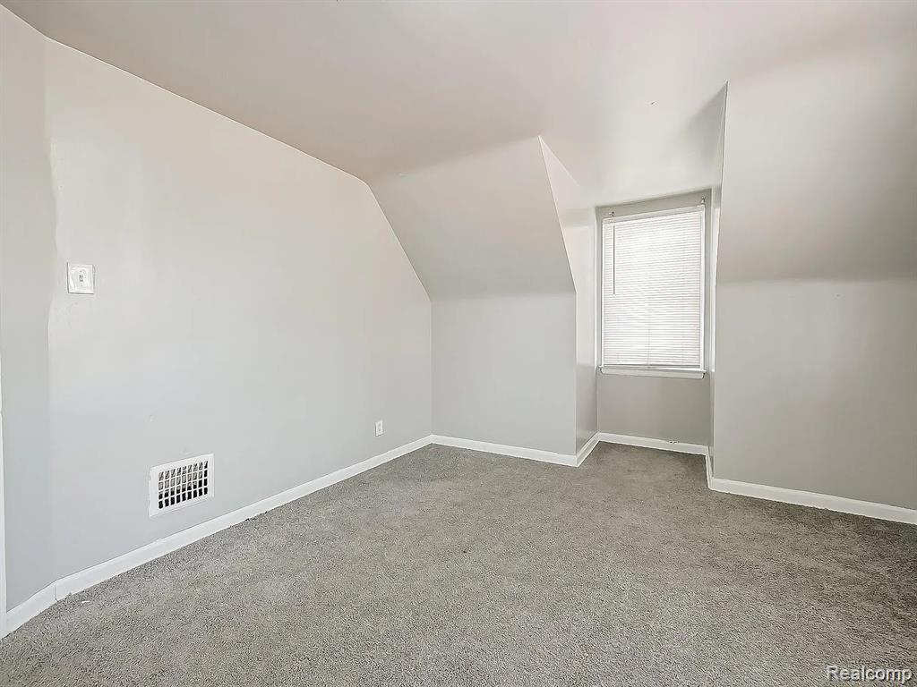 9744 Lakepointe Street E, Detroit, MI 48224 — Photo 9