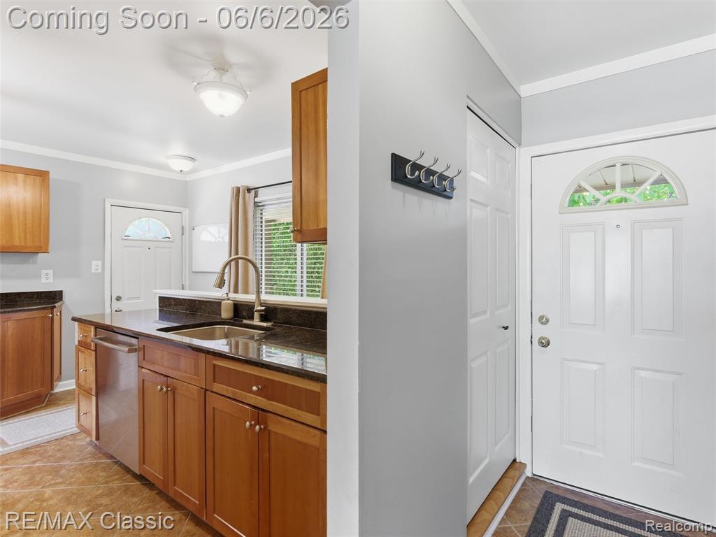 41020 Greenbriar Lane, Plymouth, MI 48170 — Photo 9