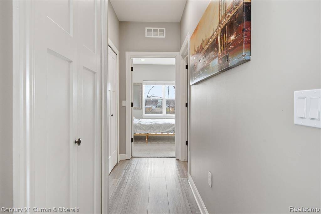 1241 E Woodward Heights Boulevard, Hazel Park, MI 48030 — Photo 12