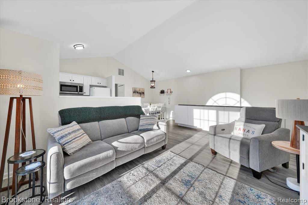 220 Oakbrooke Drive, 3, South Lyon, MI 48178 — Photo 10