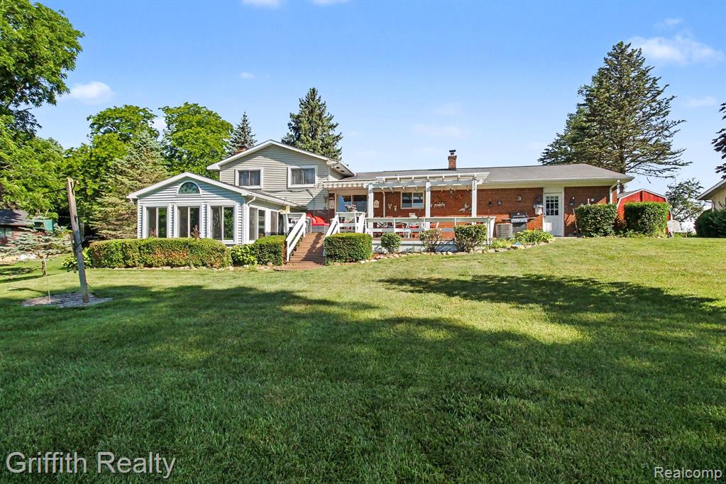 578 E Coon Lake Road, Howell, MI 48843 — Photo 2