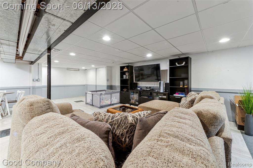 18489 Matthew Drive, Clinton Twp, MI 48035 — Photo 26
