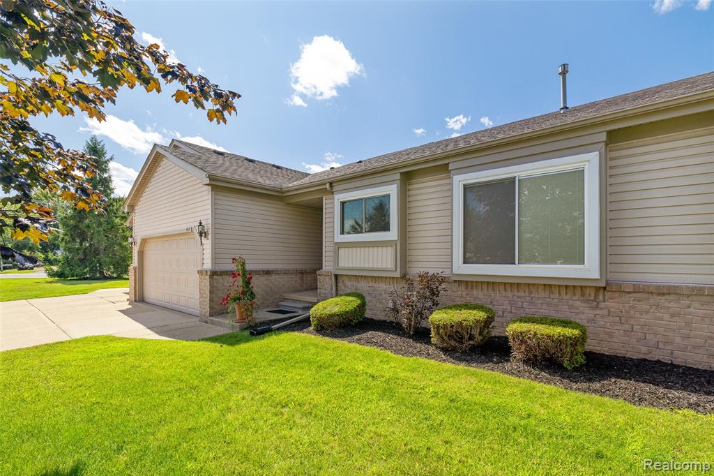 53171 Pineridge Drive, Chesterfield, MI — Photo 3