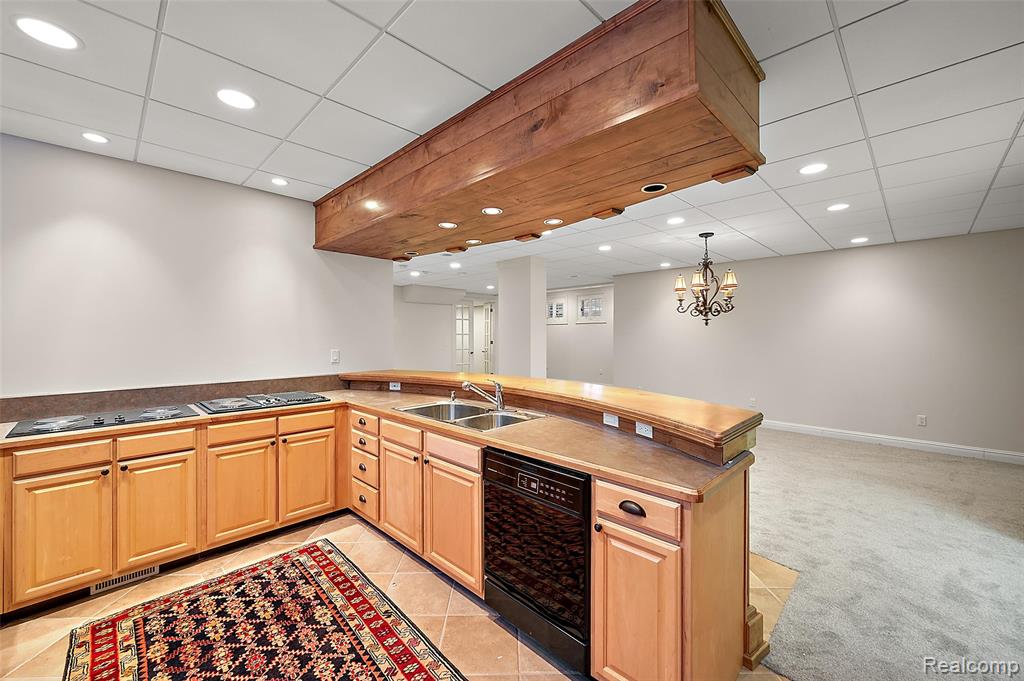 5744 Lochmoor Court, Rochester, MI 48306 — Photo 55