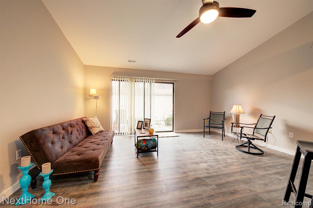 400 SPRING BROOKE Drive, Brighton, MI 48116 — Photo 8