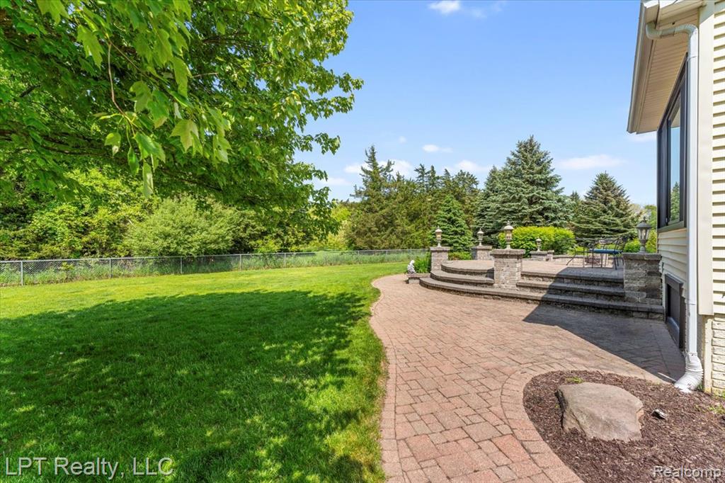 8617 Bonaventure Drive, Brighton, MI 48116 — Photo 41