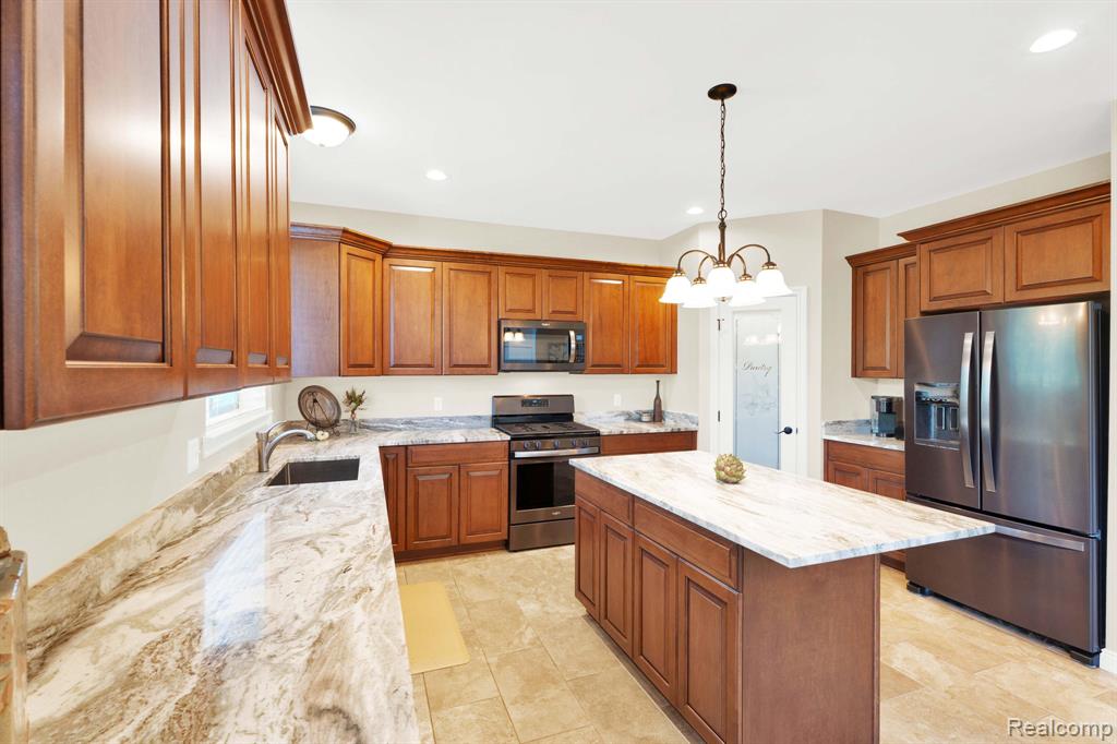 50093 Oakbrooke Drive, New Baltimore, MI 48047 — Photo 26