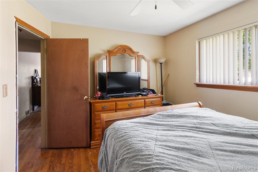 750 N Hagadorn Street, South Lyon, MI 48178 — Photo 11