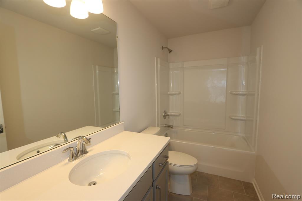 1402 SALT SPRINGS Drive, Saline, MI 48176 — Photo 18