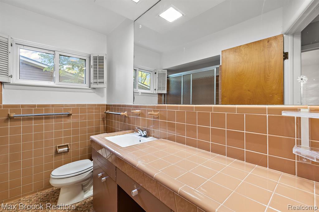 966 WOODLEA Street, Birmingham, MI 48009 — Photo 16