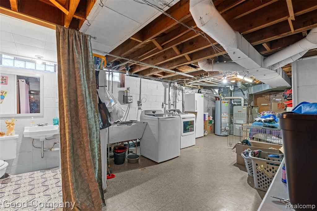 20428 Lennon Street, Harper Woods, MI 48225 — Photo 31