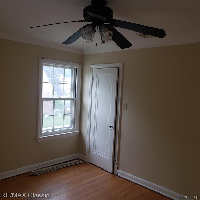 16215 and 16217 Greenview Avenue, Detroit, MI 48219 — Photo 16