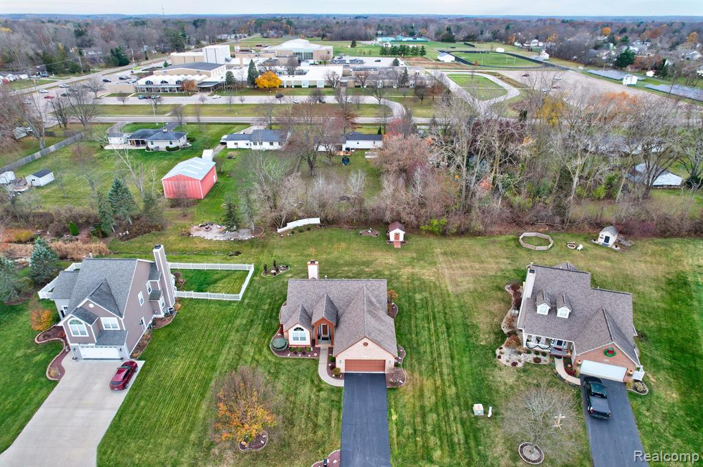5077 PRESTONWOOD Lane, Flushing, MI 48433 — Photo 10