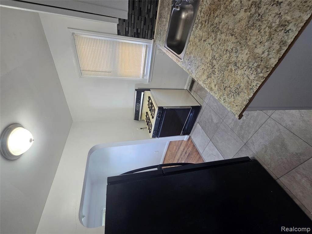 8842 Longacre Street, Detroit, MI 48228 — Photo 14