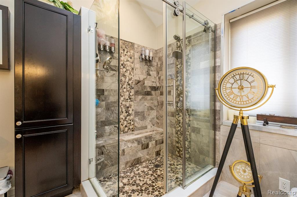 41924 ALDEN Drive, Clinton Twp, MI 48038 — Photo 29