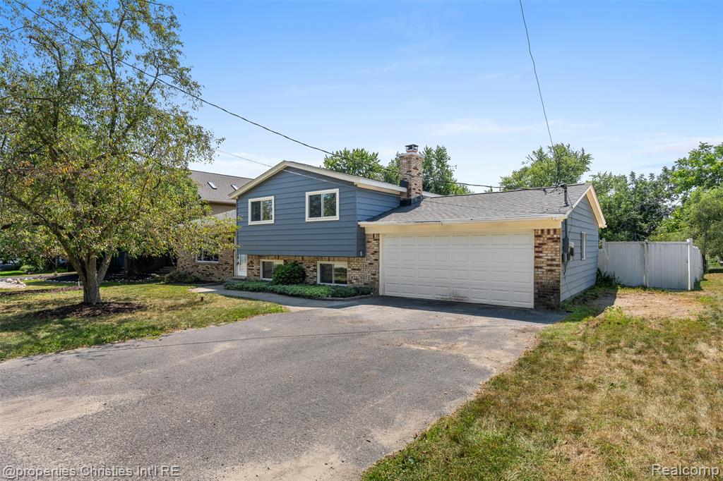 4881 Greer Road, West Bloomfield, MI 48324